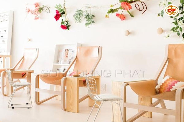 Có Nên Mua Ghế Làm Nail Bằng Gỗ Hiện Đại?